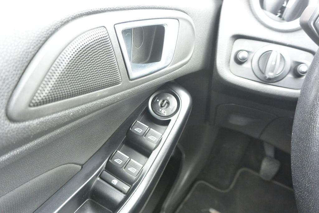 2014 Ford FIESTA - 14