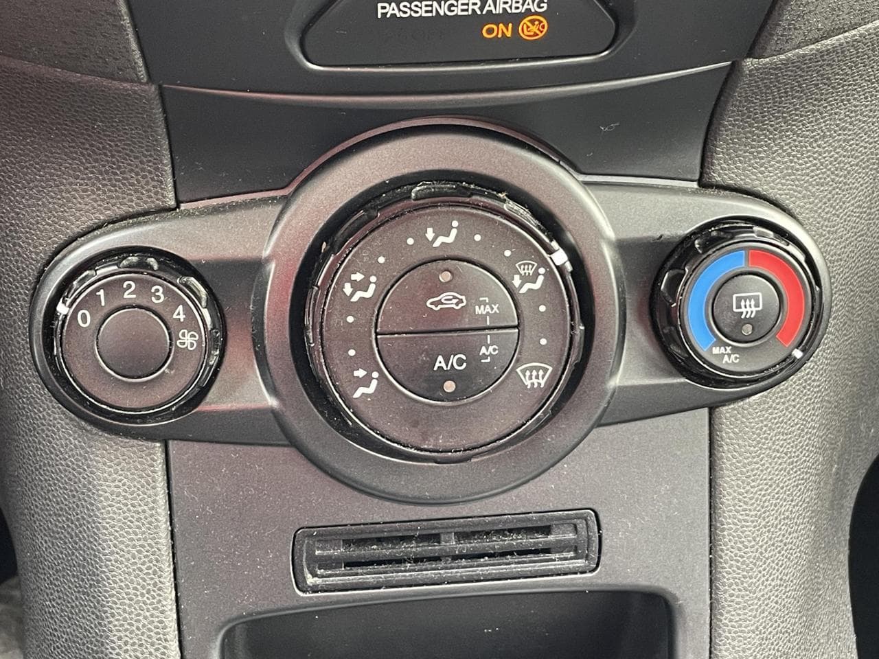 2013 Ford Fiesta - 13