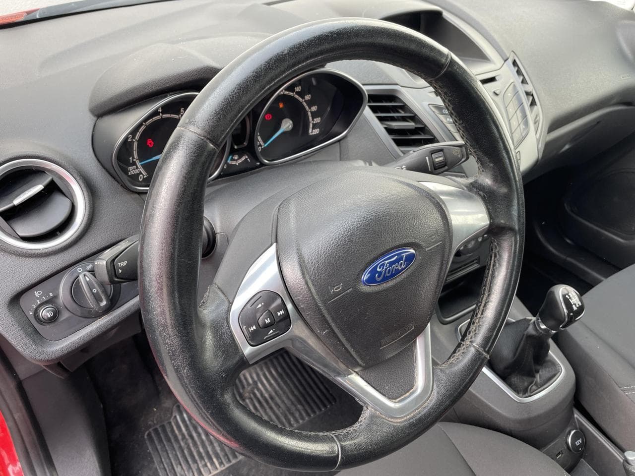 2013 Ford Fiesta - 10