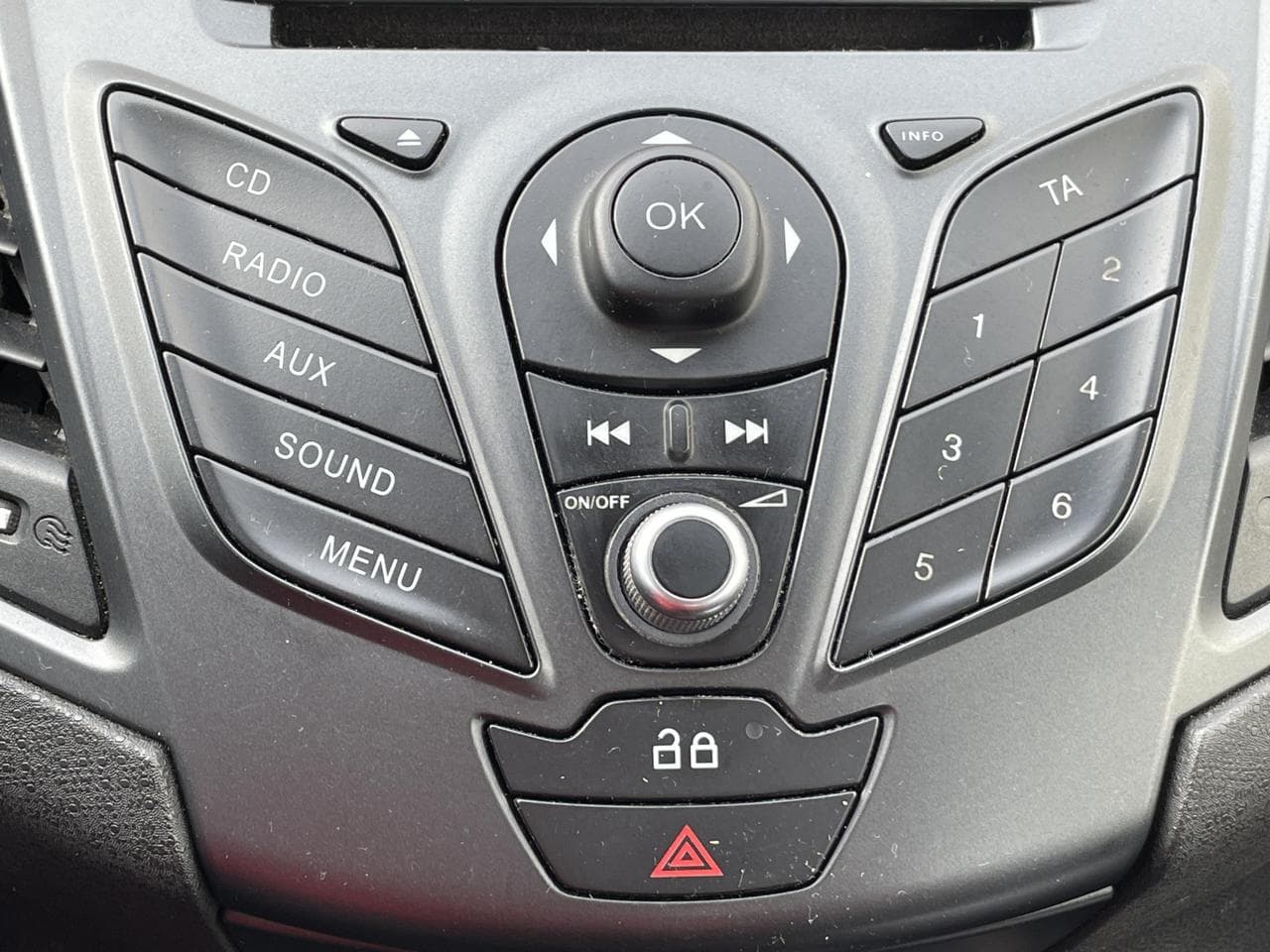 2013 Ford Fiesta - 12