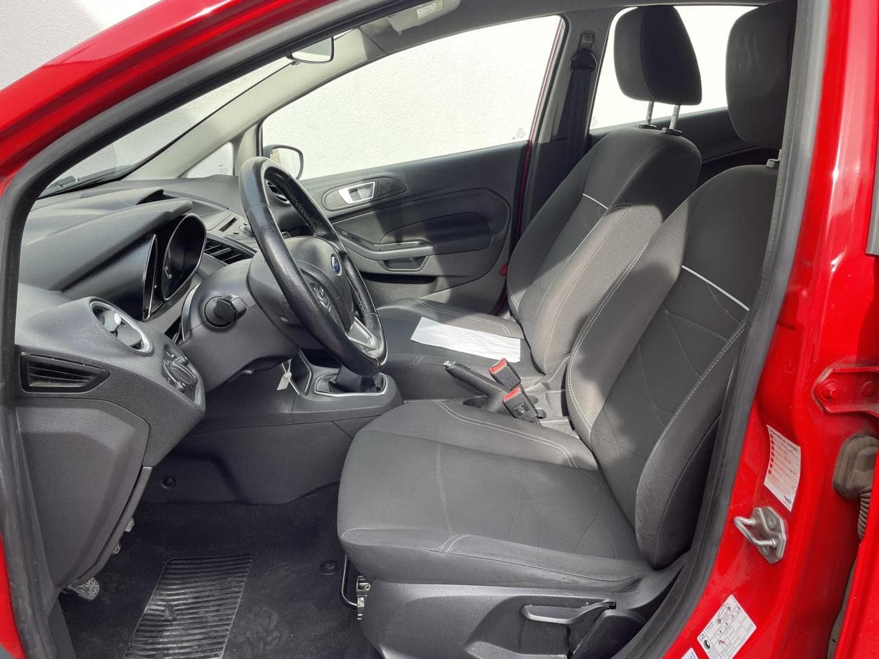 2013 Ford Fiesta - 8