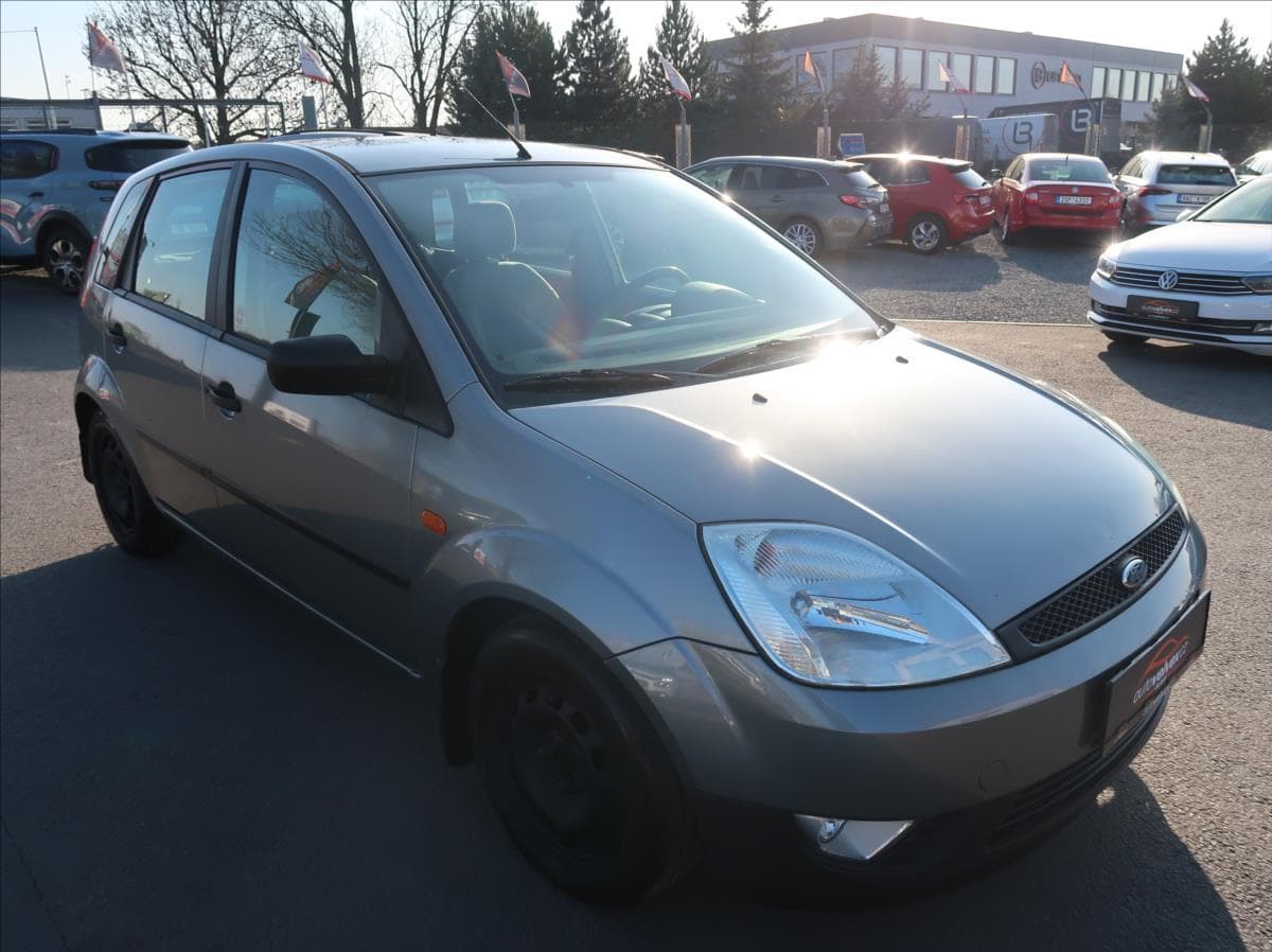 2002 Ford Fiesta - 2