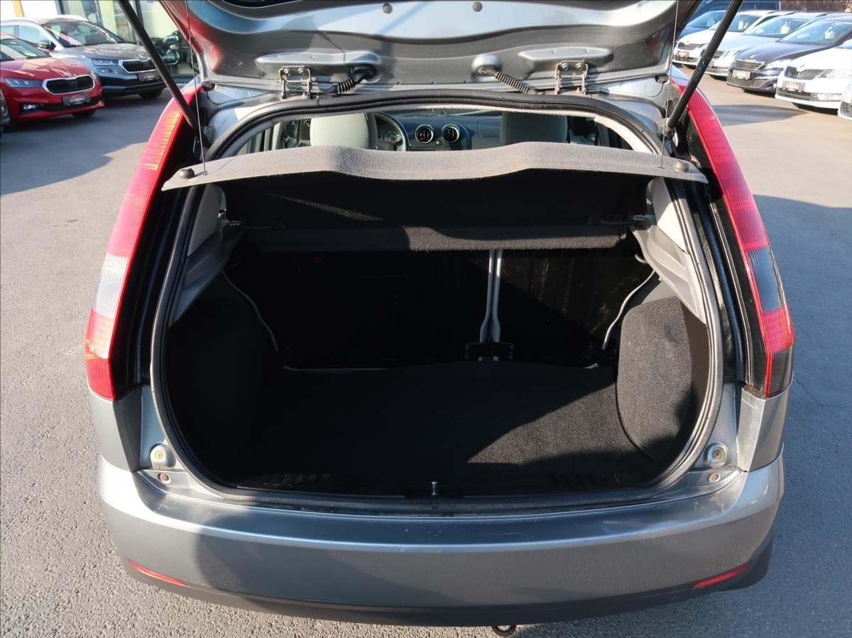 2002 Ford Fiesta - 20