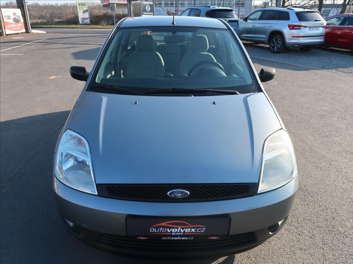 2002 Ford Fiesta - 7