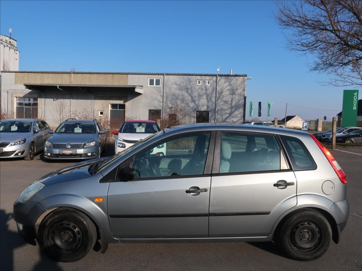 2002 Ford Fiesta - 6