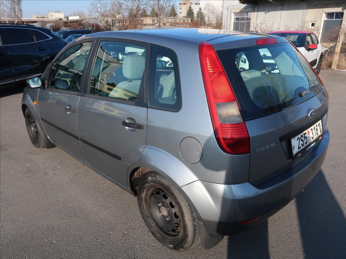 2002 Ford Fiesta - 4