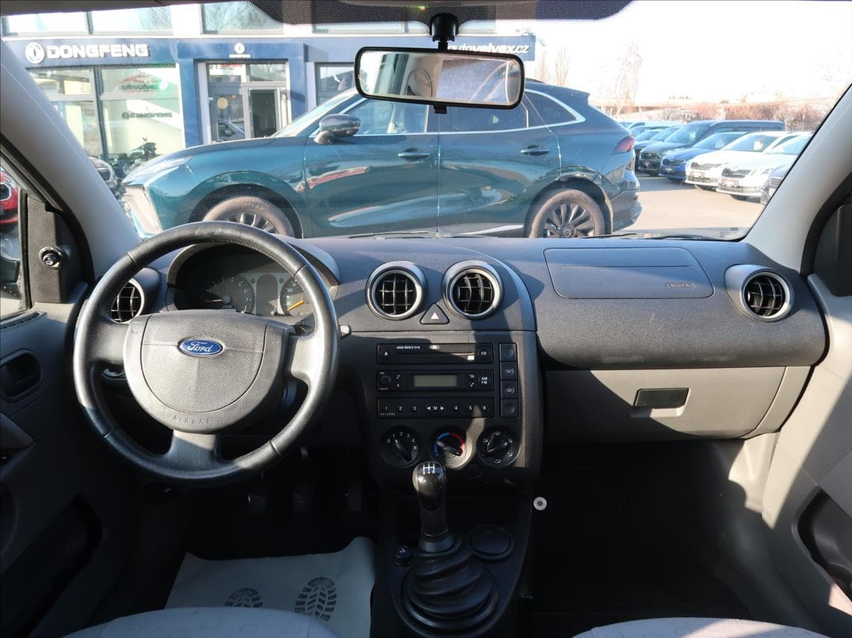 2002 Ford Fiesta - 15