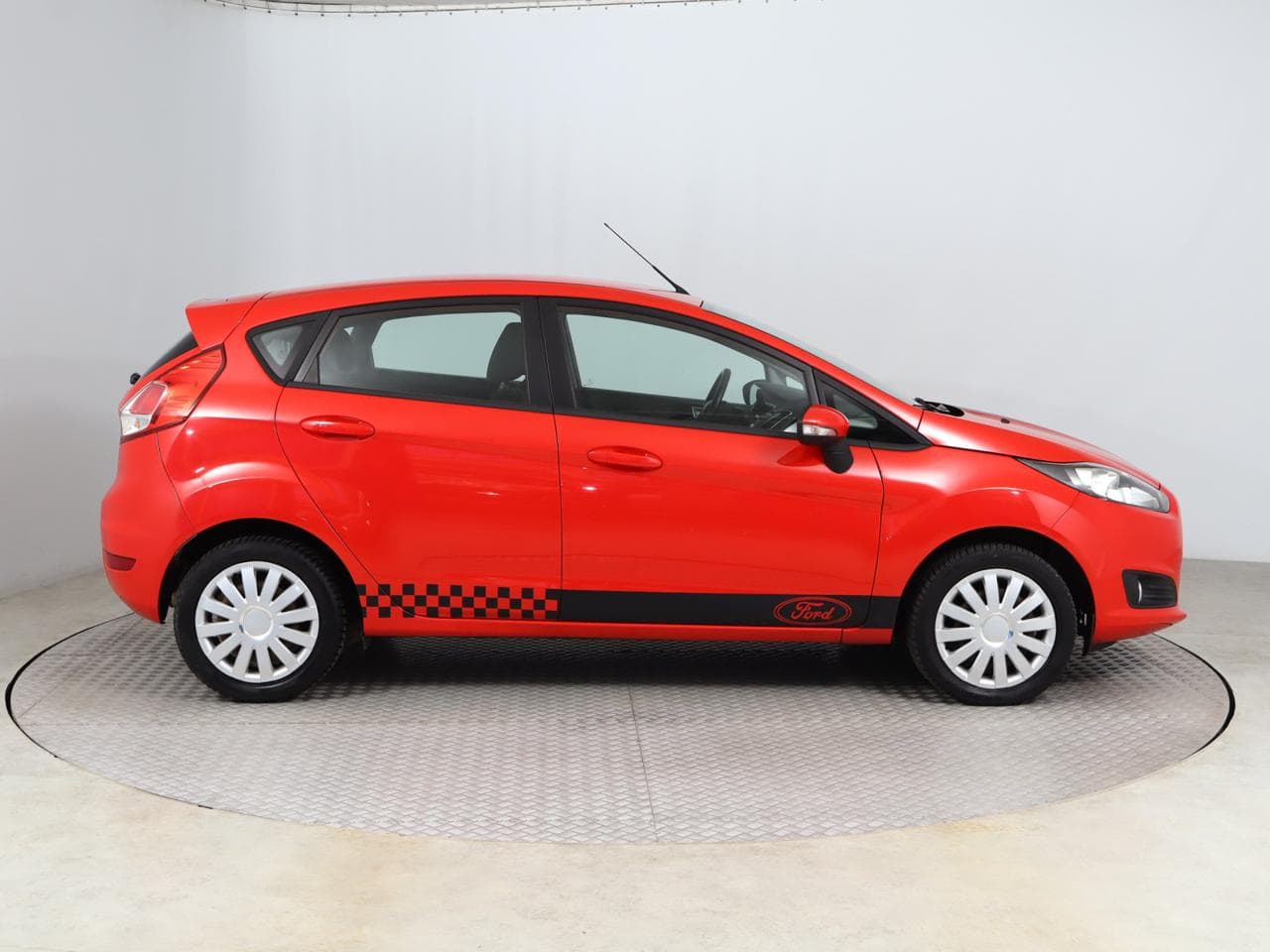 2013 Ford Fiesta - 8