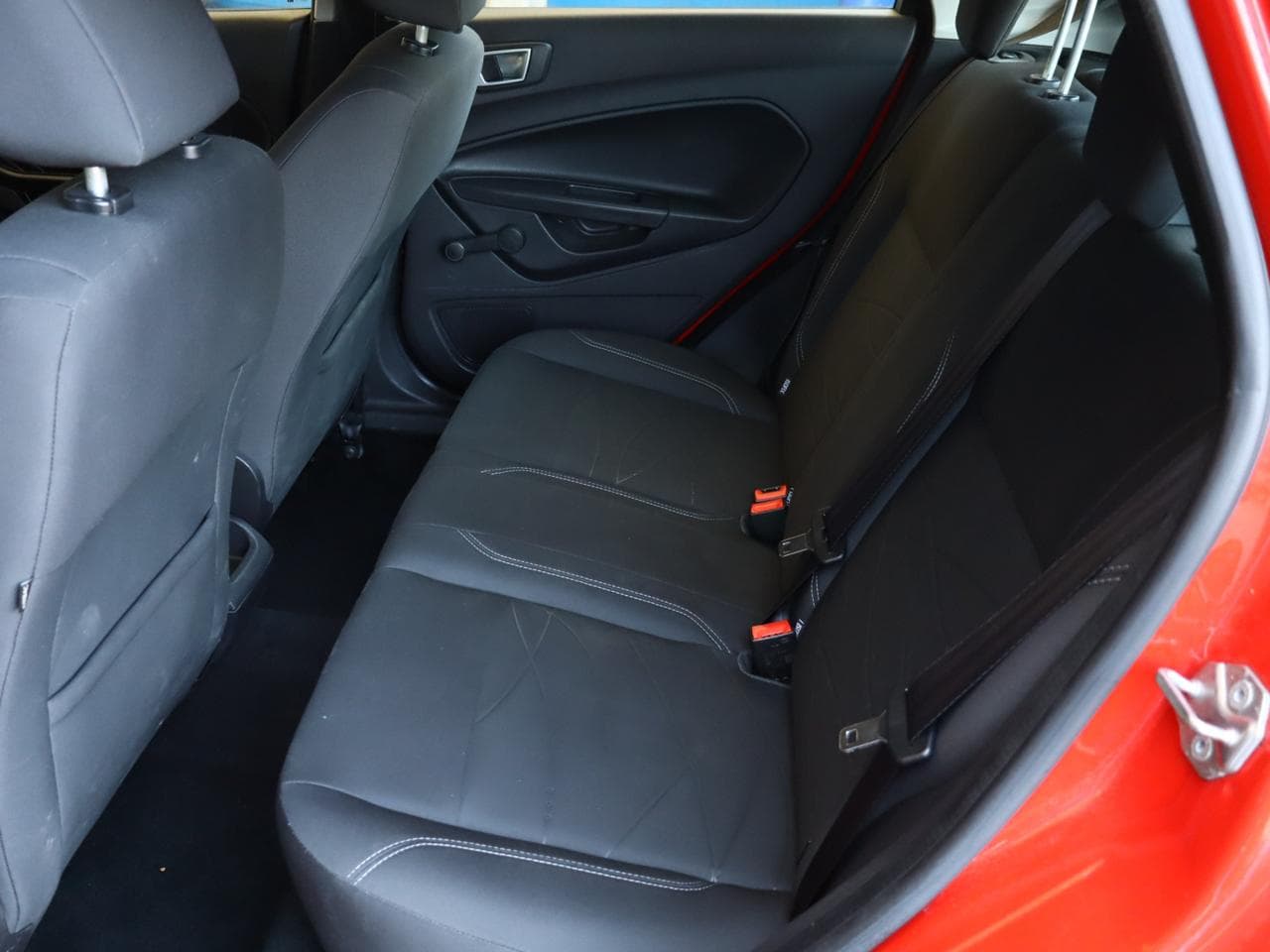 2013 Ford Fiesta - 13