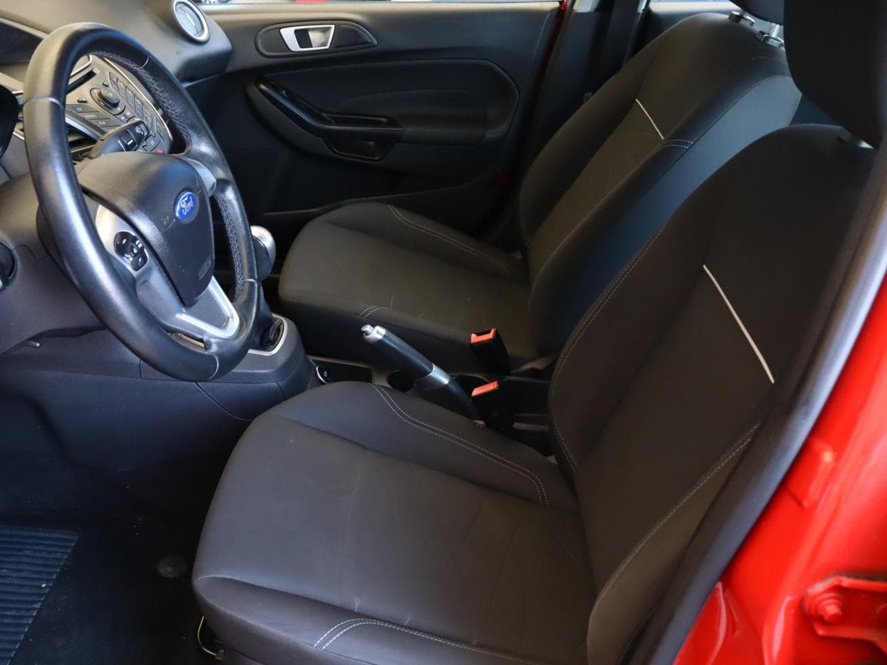 2013 Ford Fiesta - 14