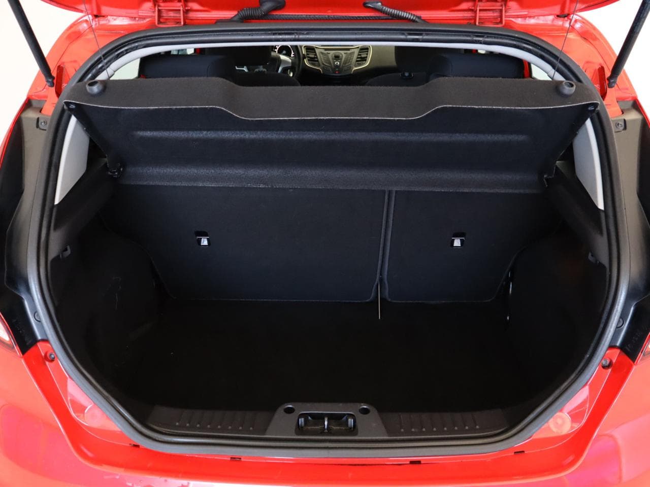 2013 Ford Fiesta - 17