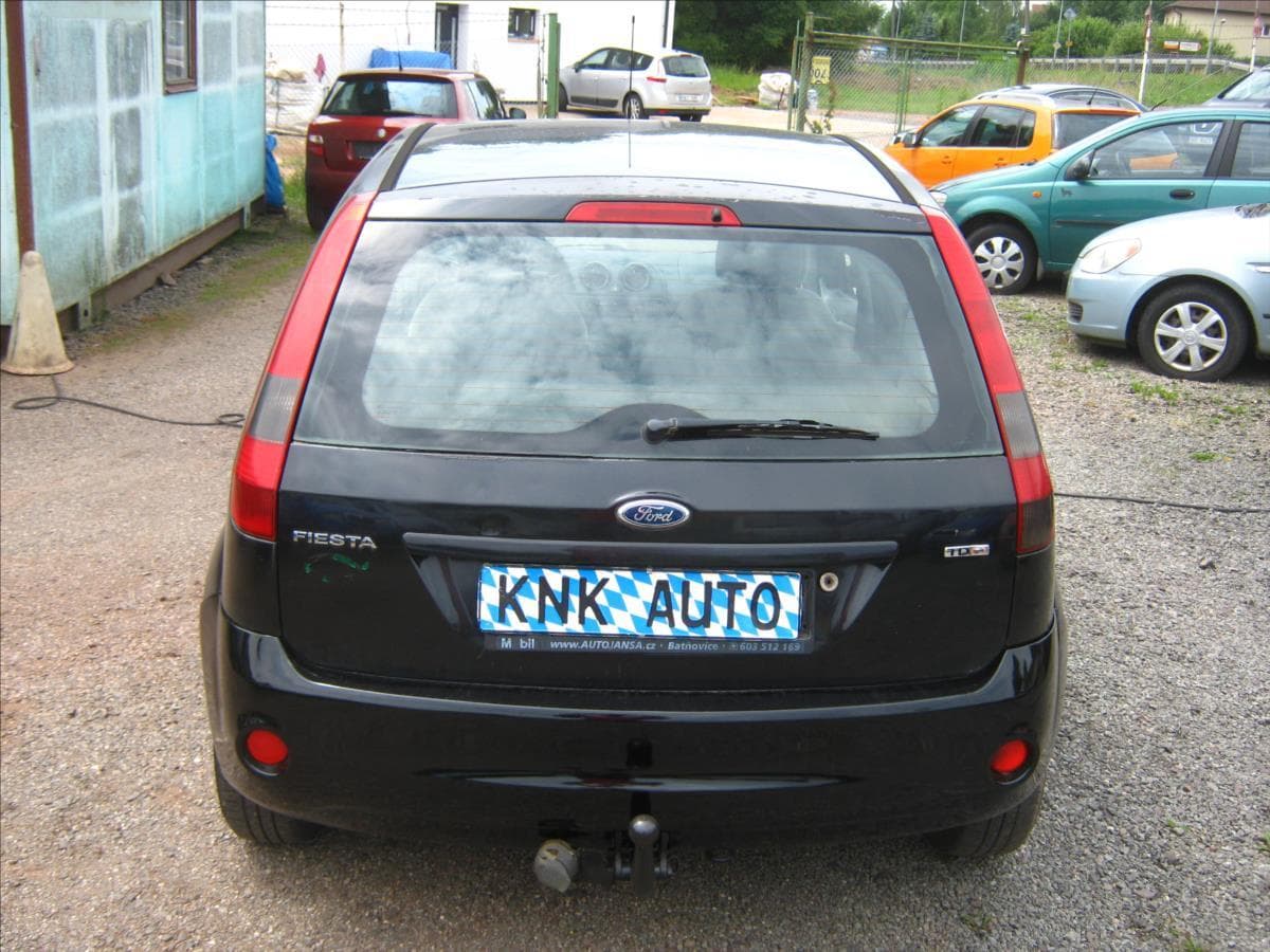 2002 Ford Fiesta - 5