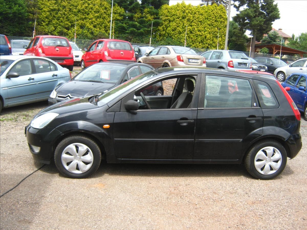 2002 Ford Fiesta - 3