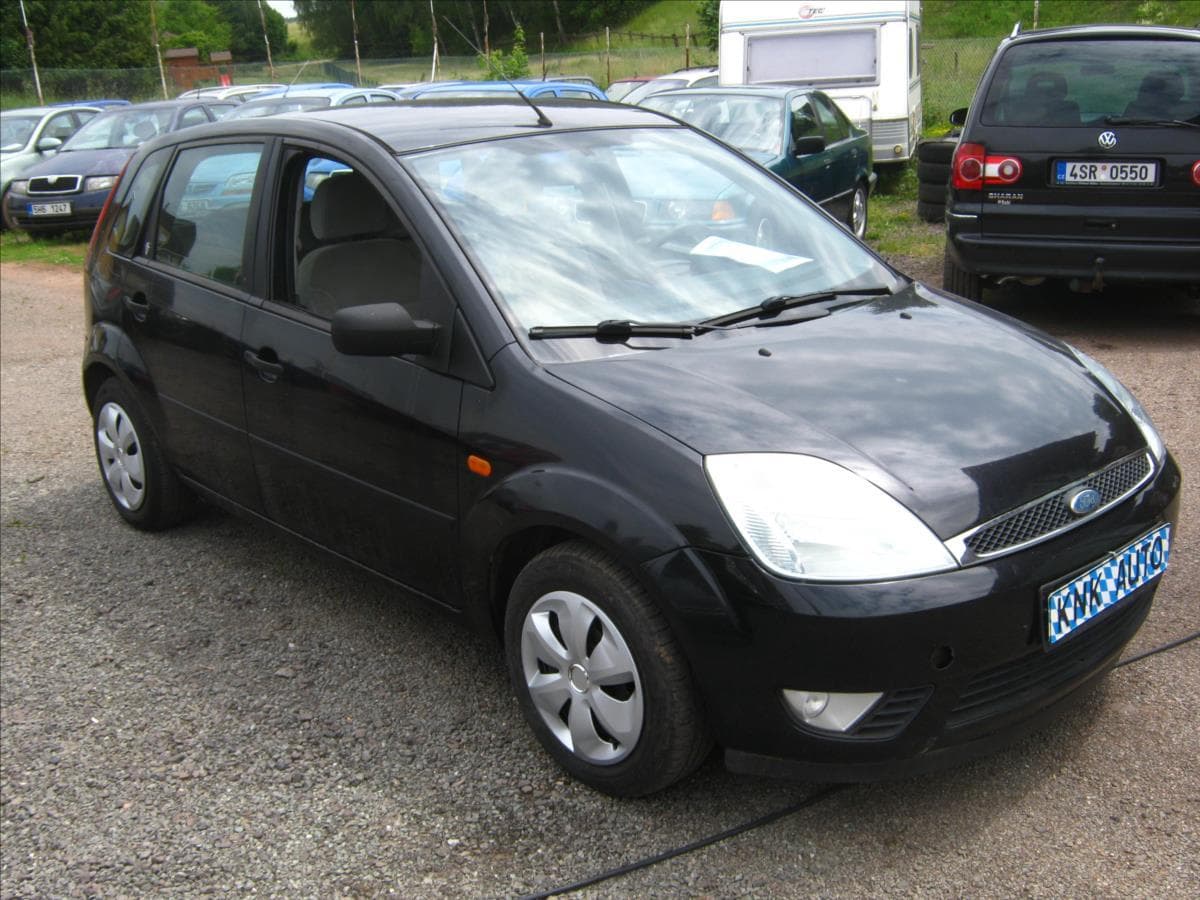 2002 Ford Fiesta - 8
