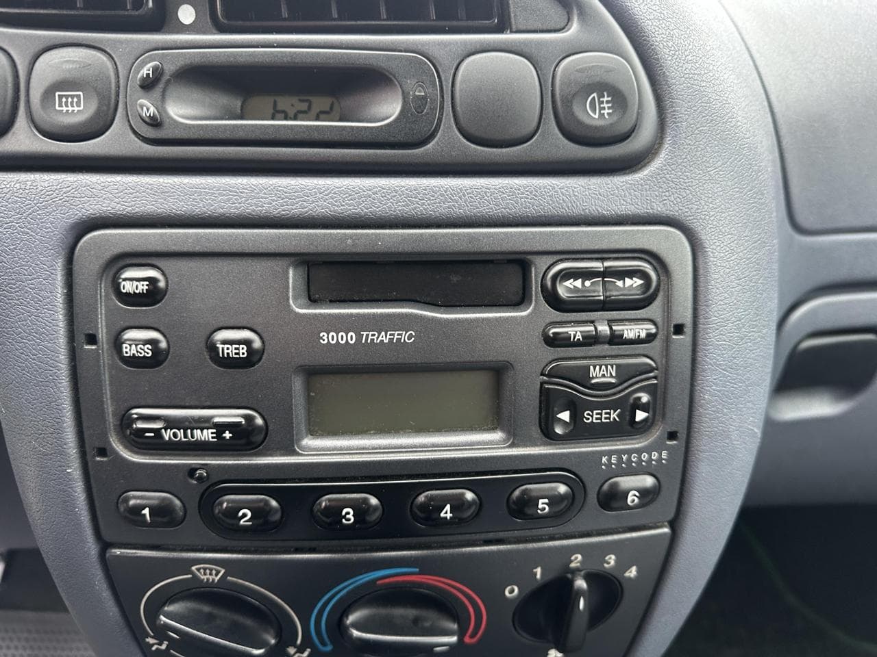 1998 Ford Fiesta - 13