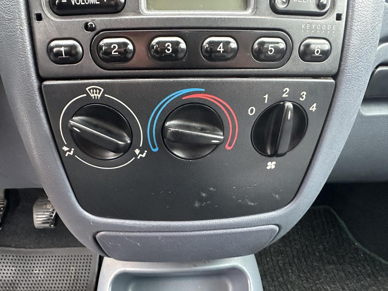 1998 Ford Fiesta - 14