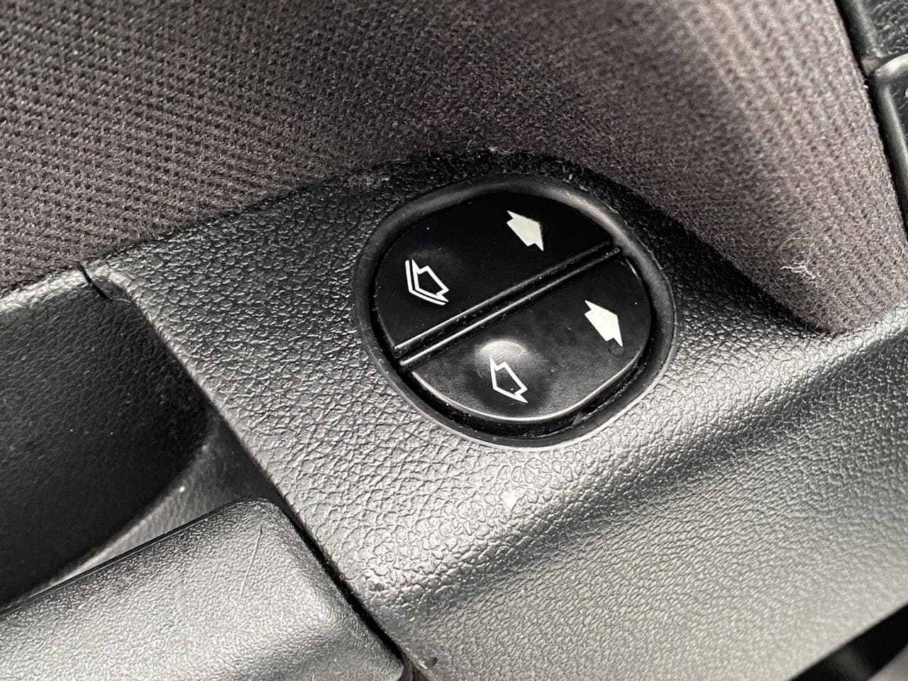 2008 Ford FIESTA - 12