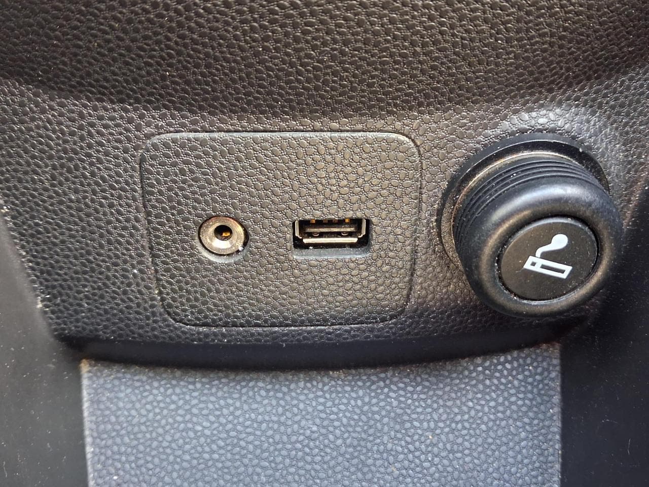 2013 Ford FIESTA - 15