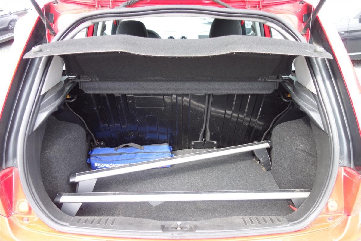 2003 Ford FIESTA - 15