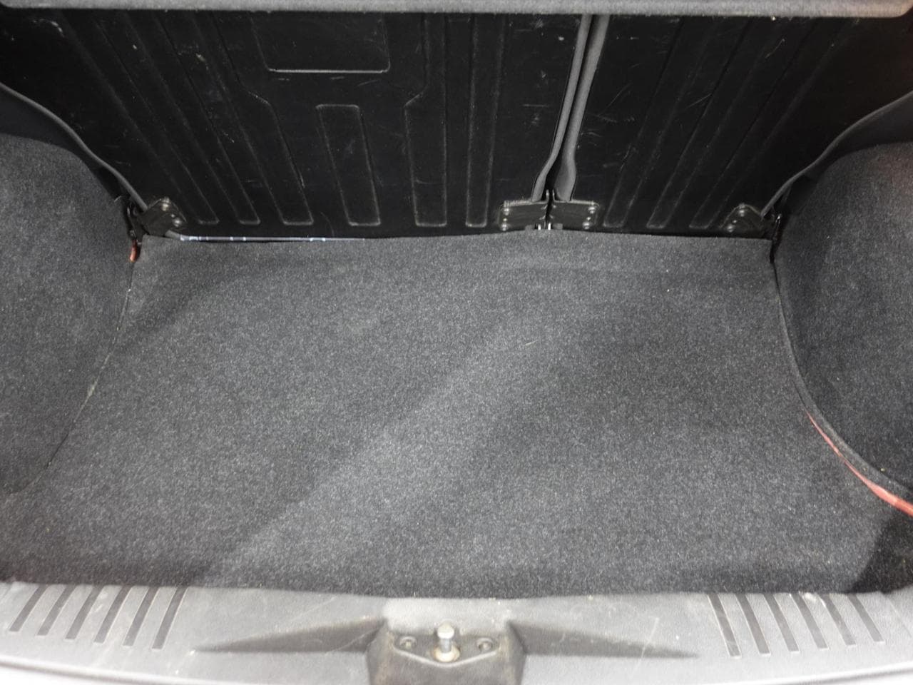 2004 Ford FIESTA - 7