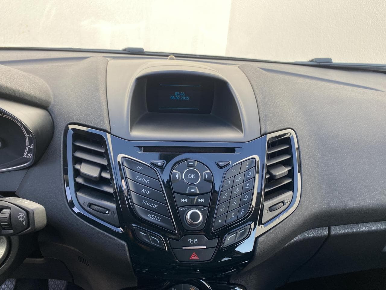 2015 Ford FIESTA - 12