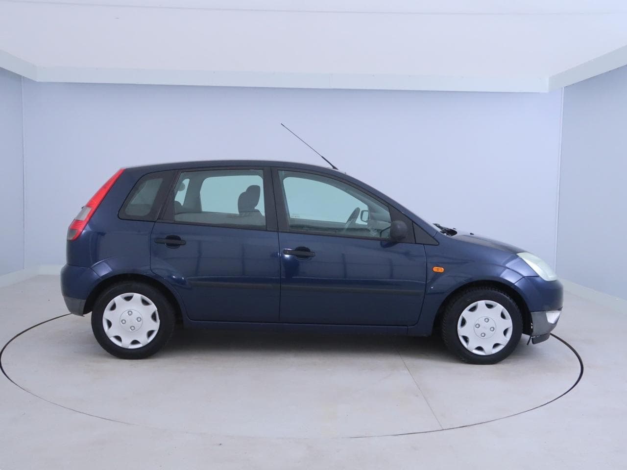 2003 Ford FIESTA - 8
