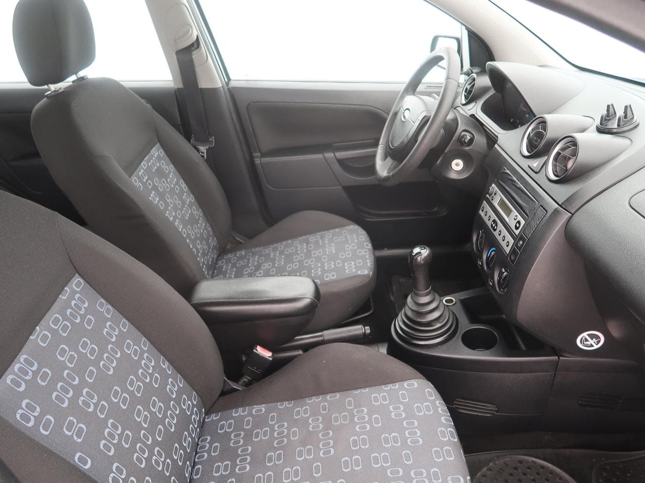 2003 Ford FIESTA - 12