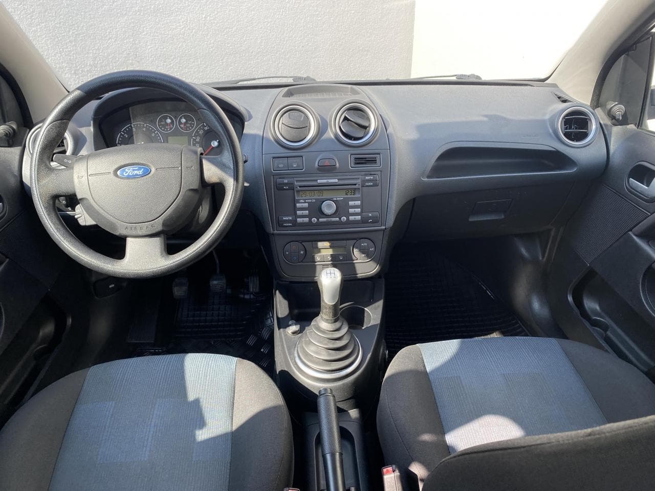 2007 Ford FIESTA - 8
