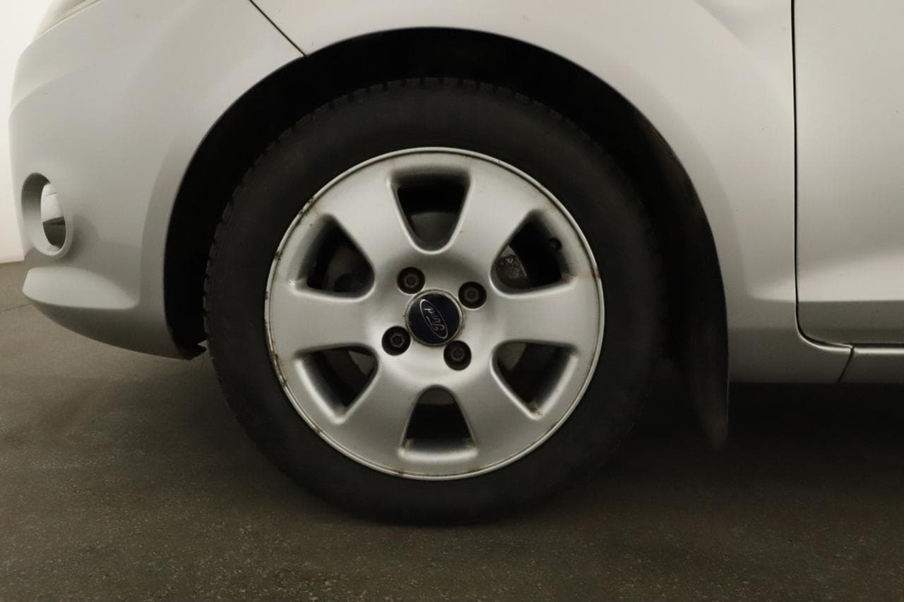 2009 Ford FIESTA - 17