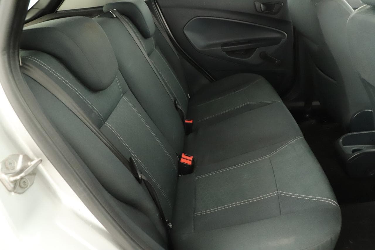 2009 Ford FIESTA - 11