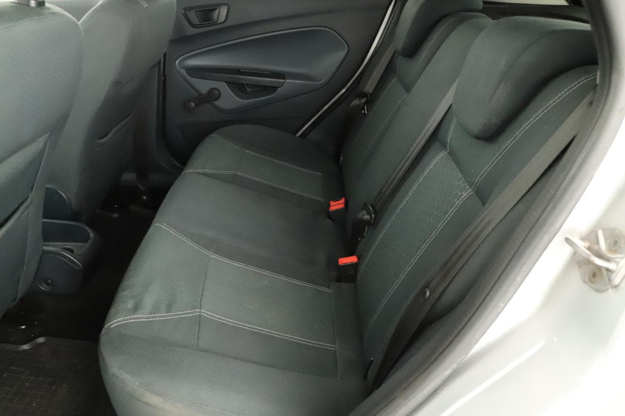 2009 Ford FIESTA - 12