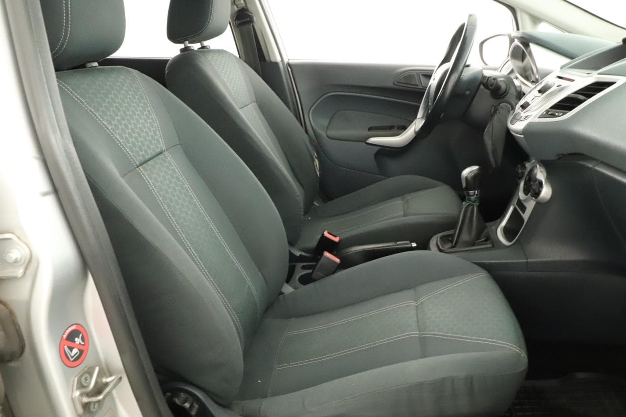 2009 Ford FIESTA - 10