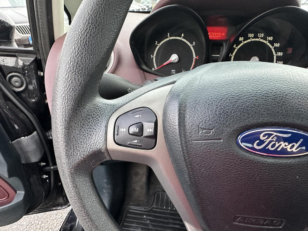 2009 Ford FIESTA - 12