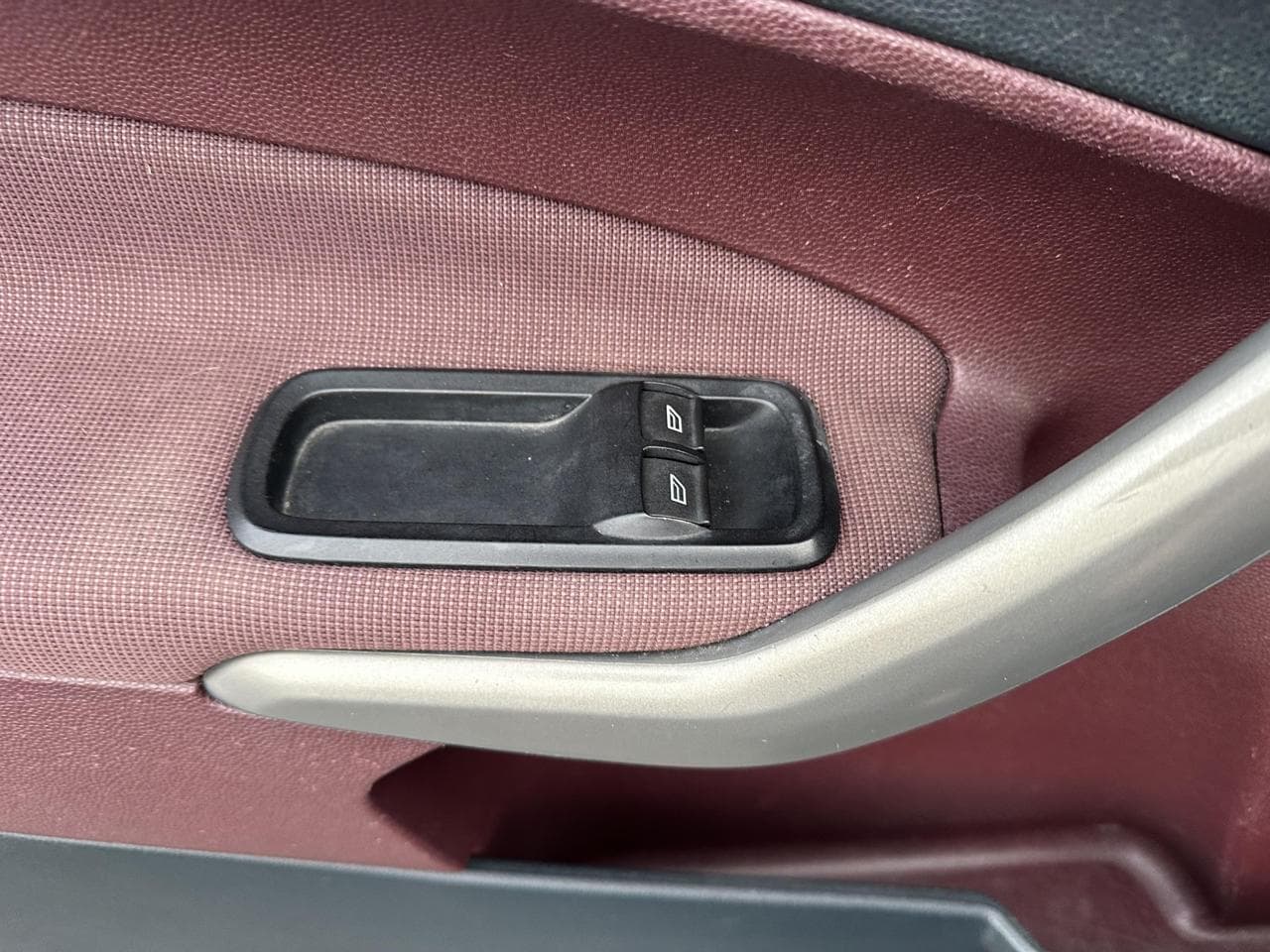 2009 Ford FIESTA - 16