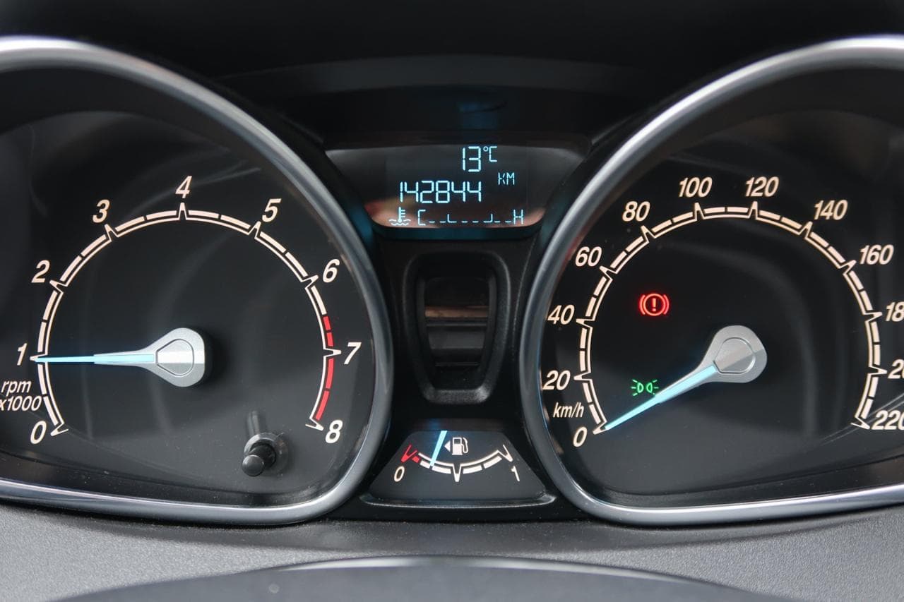 2013 Ford FIESTA - 17
