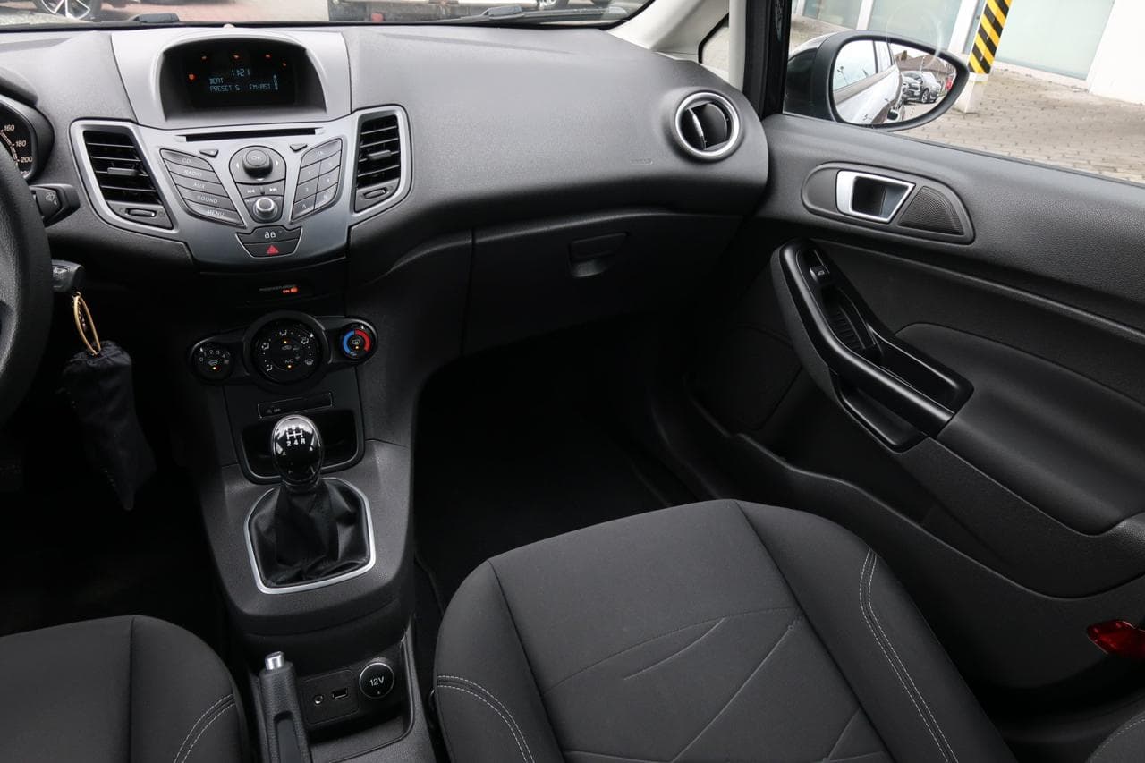 2013 Ford FIESTA - 11