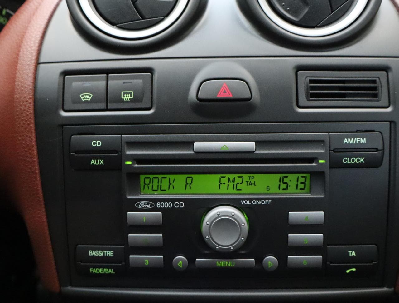 2008 Ford FIESTA - 18