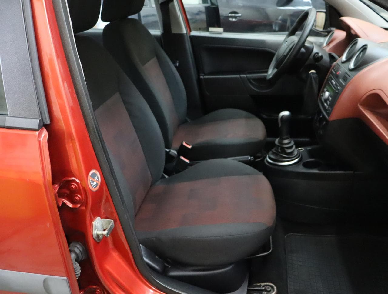 2008 Ford FIESTA - 12