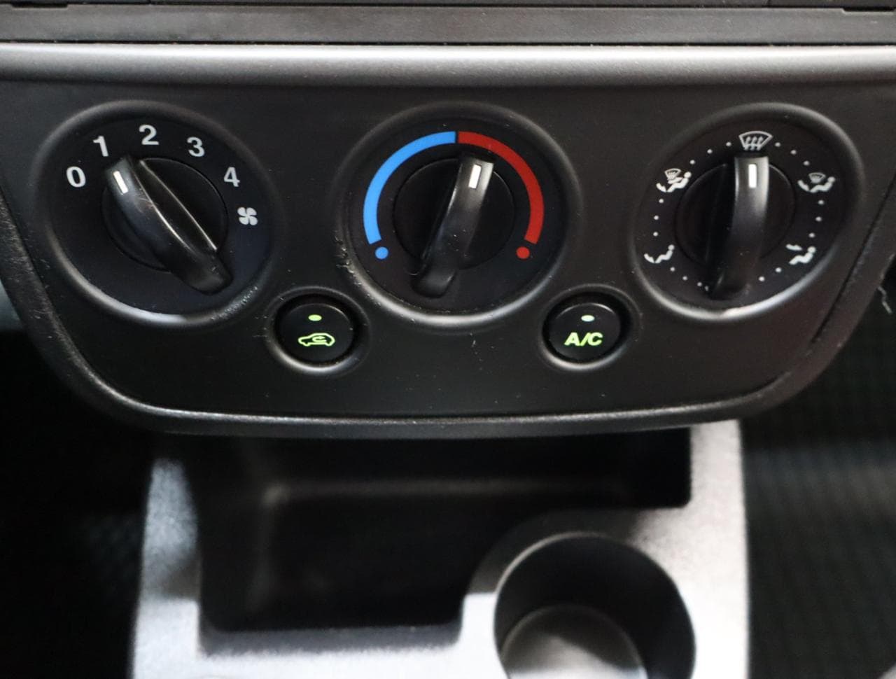 2008 Ford FIESTA - 19