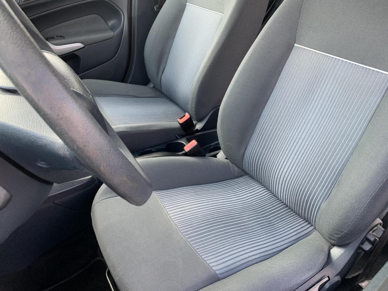 2012 Ford FIESTA - 9