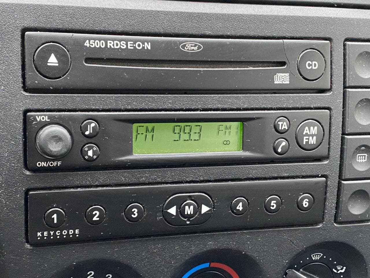 2004 Ford FIESTA - 11