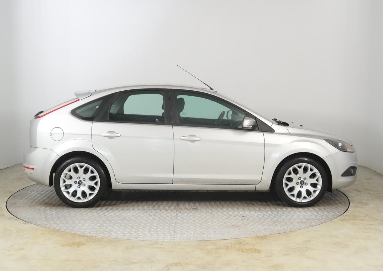 2009 Ford Focus - 8