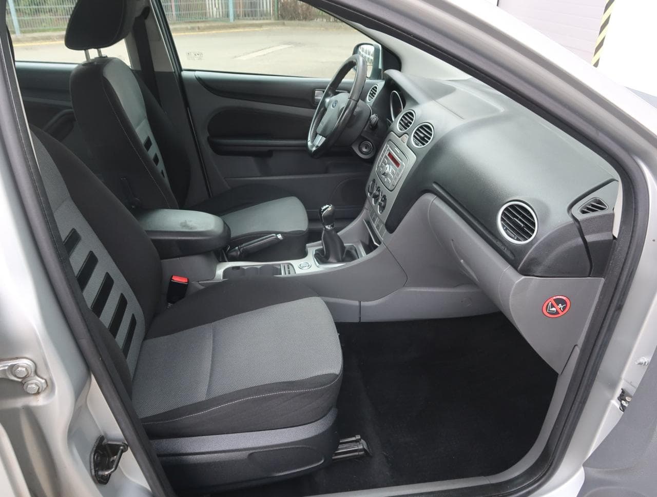 2009 Ford Focus - 12