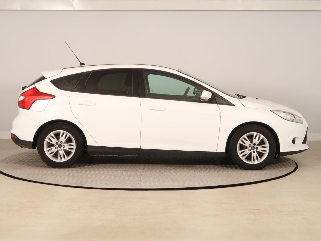2011 Ford Focus - 8