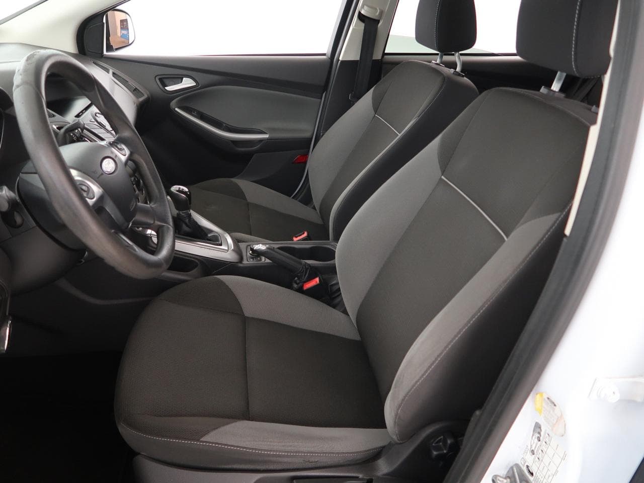 2011 Ford Focus - 16