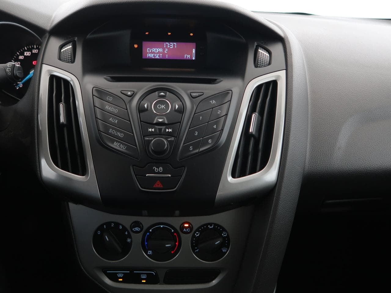 2011 Ford Focus - 18