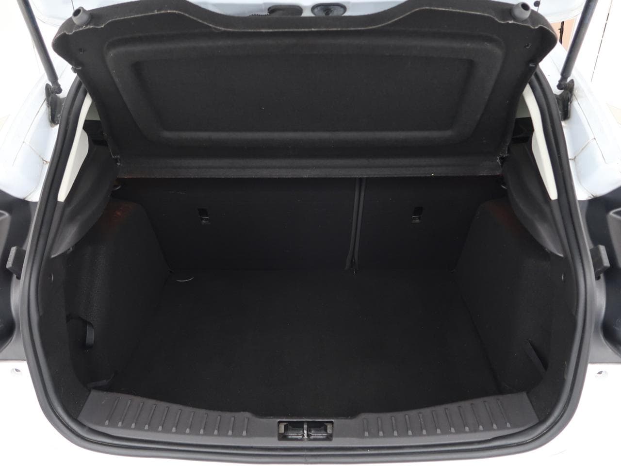 2011 Ford Focus - 19