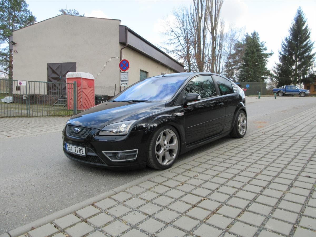 Ford Focus ST 225, 2.5i 166 Kw, Top stav hatchback
