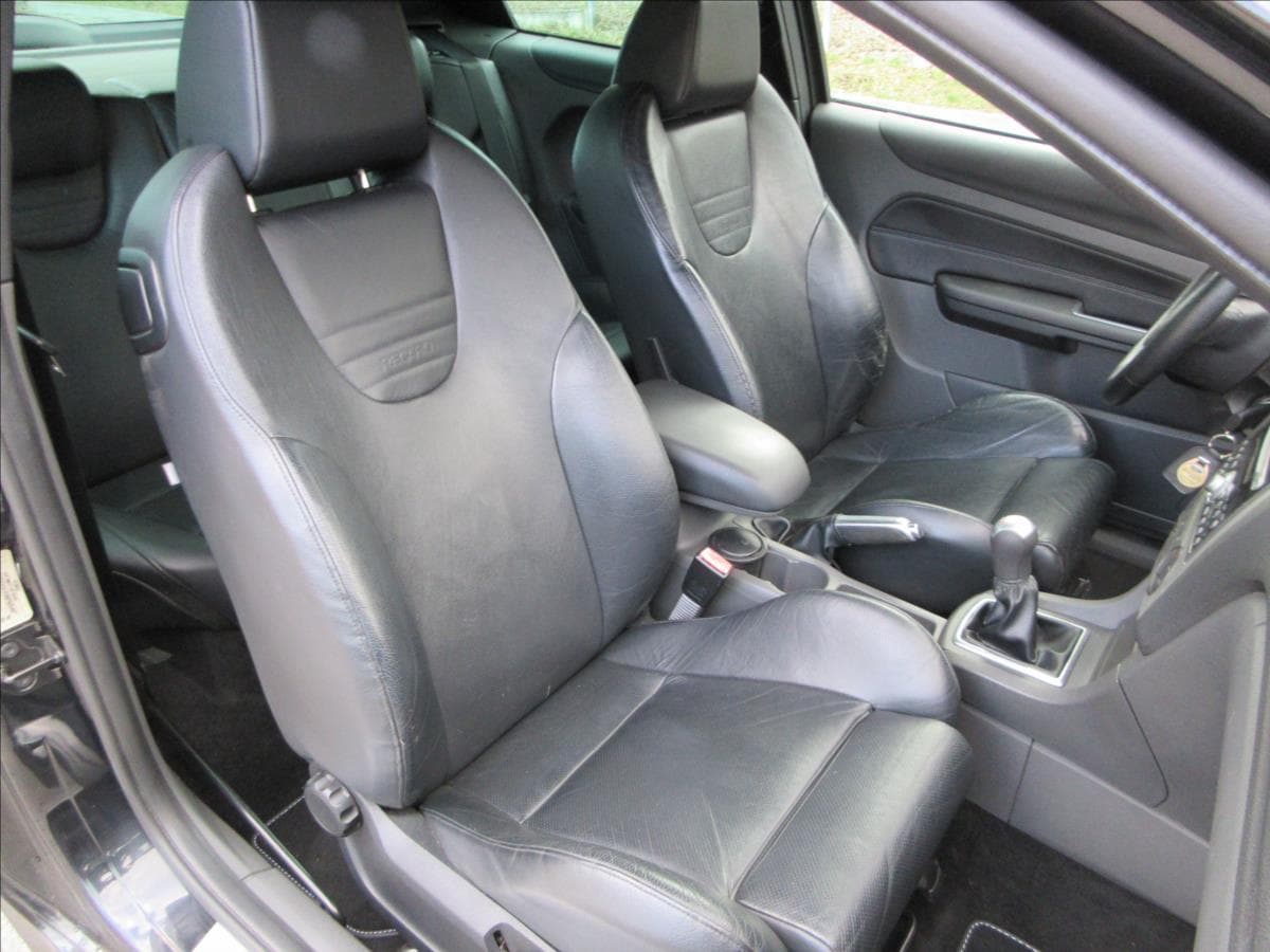 2006 Ford Focus - 29