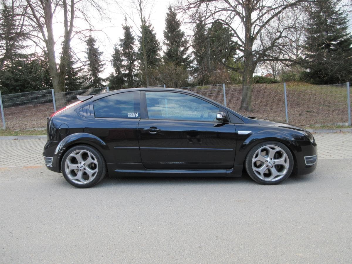 2006 Ford Focus - 19